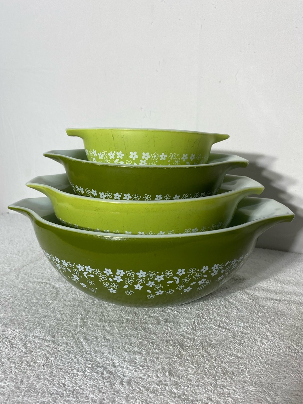 Vintage PYREX Spring Blossom Green Crazy Daisy Cinderella Nesting Bowls 4